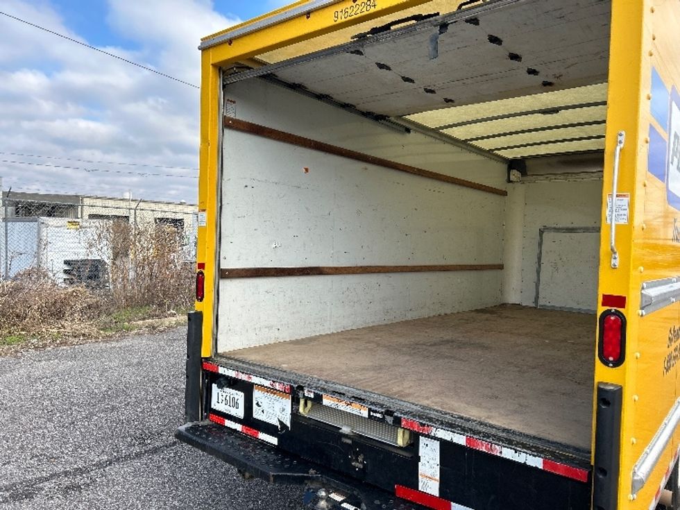 Light Duty Box Truck-Light and Medium Duty Trucks-Ford-2022-E350-Birmingham-AL-107,000\n\t\tmiles-$ 28,000 - Image 11