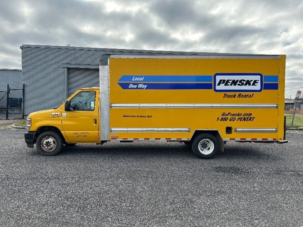 Light Duty Box Truck-Light and Medium Duty Trucks-Ford-2022-E350-Birmingham-AL-107,000\n\t\tmiles-$ 28,000 - Image 4