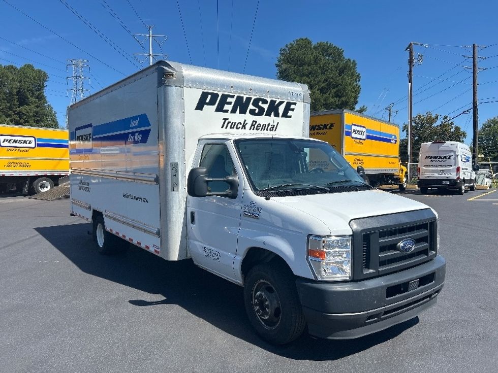 Light Duty Box Truck-Light and Medium Duty Trucks-Ford-2022-E350-Birmingham-AL-146,632\n\t\tmiles-$ 21,000 - Image 1