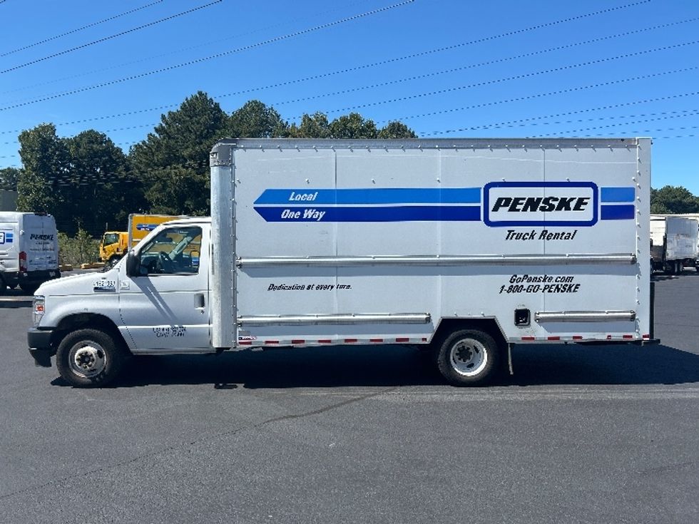 Light Duty Box Truck-Light and Medium Duty Trucks-Ford-2022-E350-Birmingham-AL-146,632\n\t\tmiles-$ 21,000 - Image 4