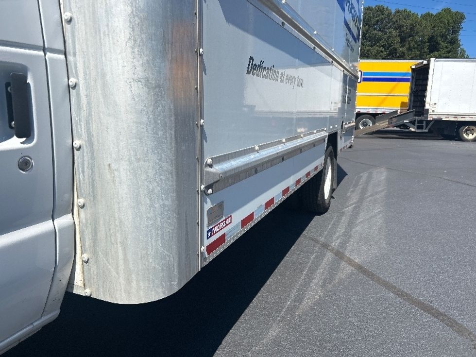 Light Duty Box Truck-Light and Medium Duty Trucks-Ford-2022-E350-Birmingham-AL-146,632\n\t\tmiles-$ 21,000 - Image 5