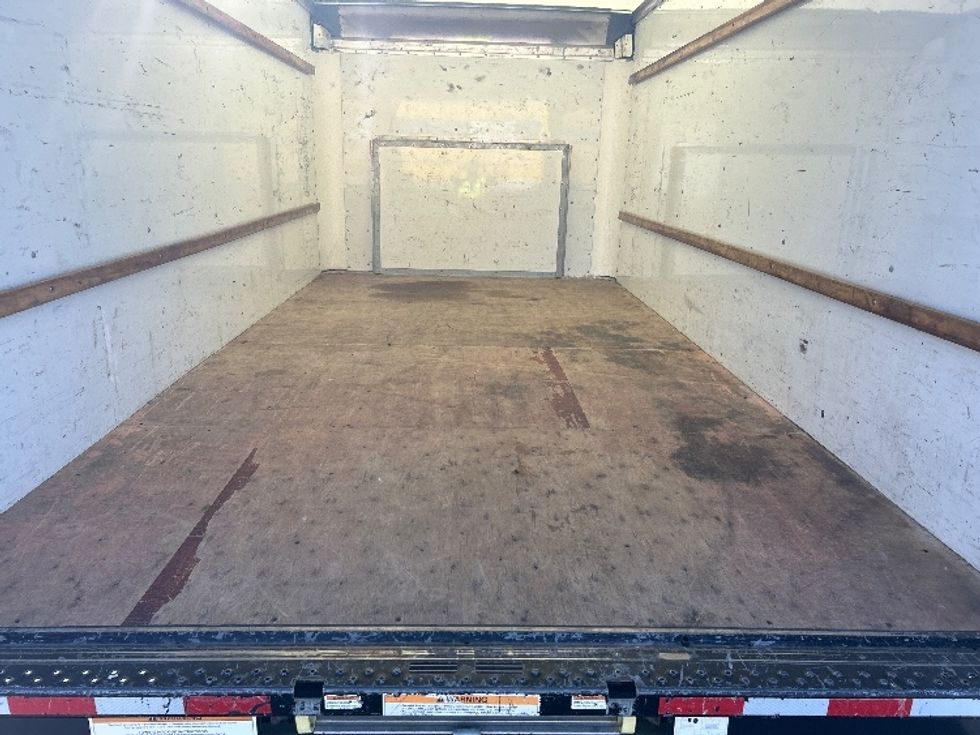 Light Duty Box Truck-Light and Medium Duty Trucks-Ford-2022-E350-Birmingham-AL-146,632\n\t\tmiles-$ 21,000 - Image 9