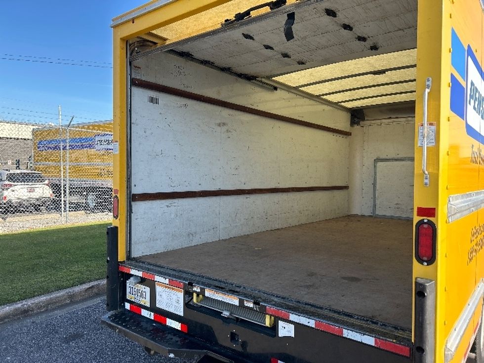 Light Duty Box Truck-Light and Medium Duty Trucks-Ford-2022-E350-Birmingham-AL-92,870\n\t\tmiles-$ 30,000 - Image 10