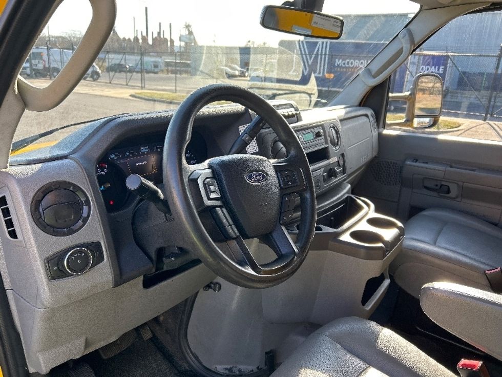 Light Duty Box Truck-Light and Medium Duty Trucks-Ford-2022-E350-Birmingham-AL-92,870\n\t\tmiles-$ 30,000 - Image 16