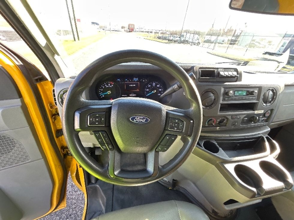 Light Duty Box Truck-Light and Medium Duty Trucks-Ford-2022-E350-Birmingham-AL-92,870\n\t\tmiles-$ 30,000 - Image 17