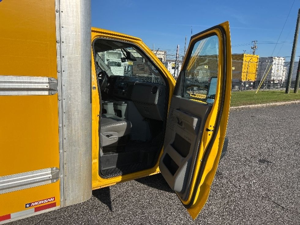 Light Duty Box Truck-Light and Medium Duty Trucks-Ford-2022-E350-Birmingham-AL-92,870\n\t\tmiles-$ 30,000 - Image 19