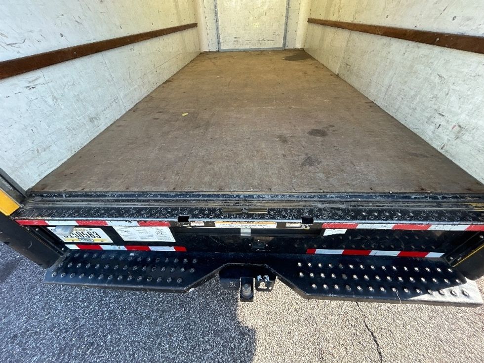 Light Duty Box Truck-Light and Medium Duty Trucks-Ford-2022-E350-Birmingham-AL-92,870\n\t\tmiles-$ 30,000 - Image 9