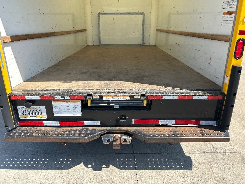 Light Duty Box Truck-Light and Medium Duty Trucks-Ford-2022-E350-Bowling Green-KY-85,562\n\t\tmiles-$ 28,750 - Image 10
