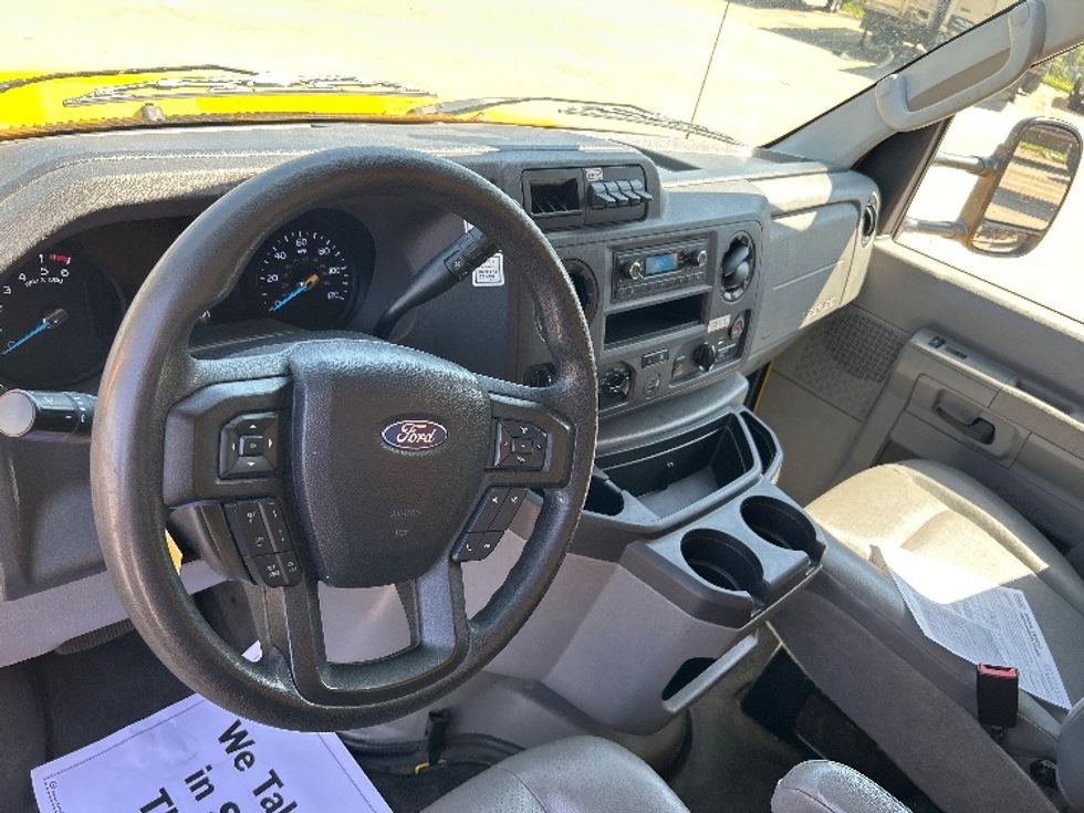 Light Duty Box Truck-Light and Medium Duty Trucks-Ford-2022-E350-Bowling Green-KY-85,562\n\t\tmiles-$ 28,750 - Image 17