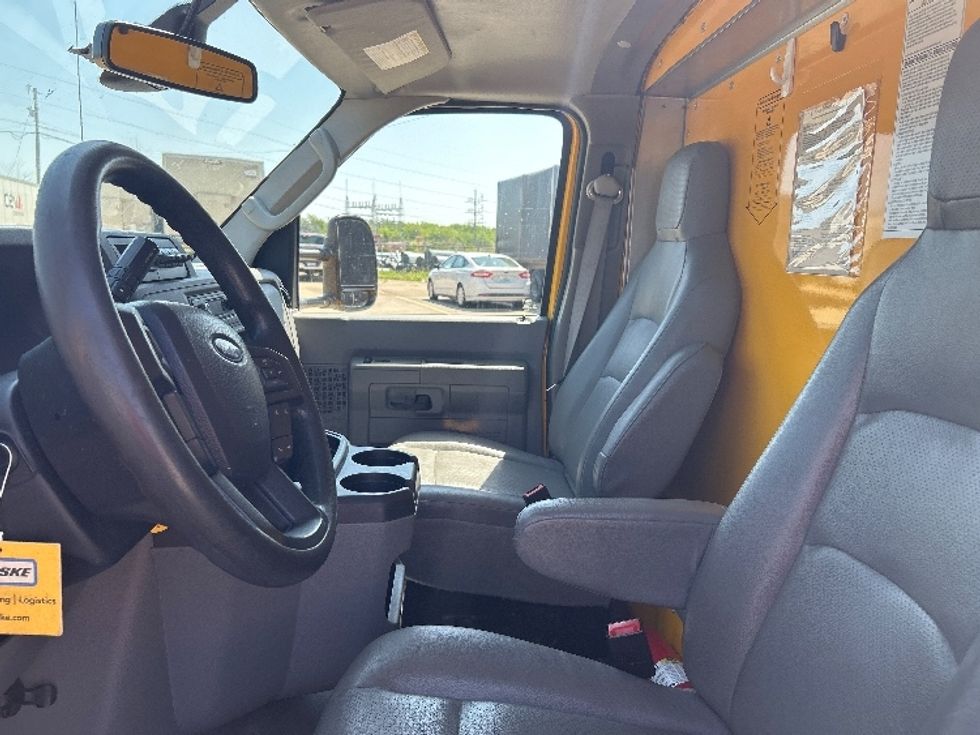 Light Duty Box Truck-Light and Medium Duty Trucks-Ford-2022-E350-Bowling Green-KY-85,562\n\t\tmiles-$ 28,750 - Image 19