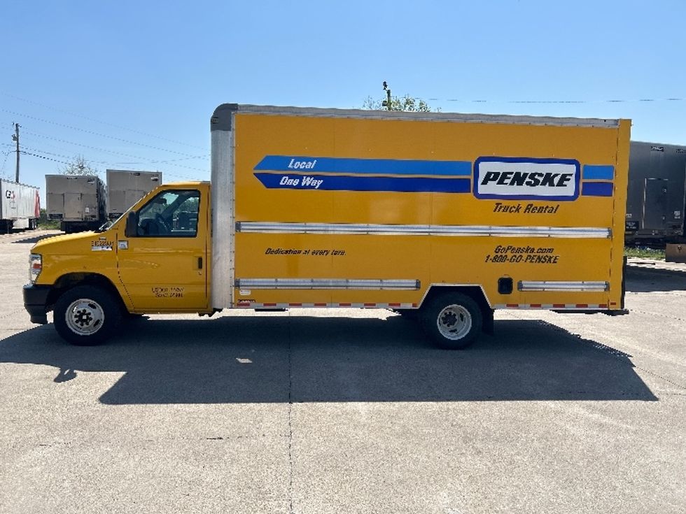 Light Duty Box Truck-Light and Medium Duty Trucks-Ford-2022-E350-Bowling Green-KY-85,562\n\t\tmiles-$ 28,750 - Image 4