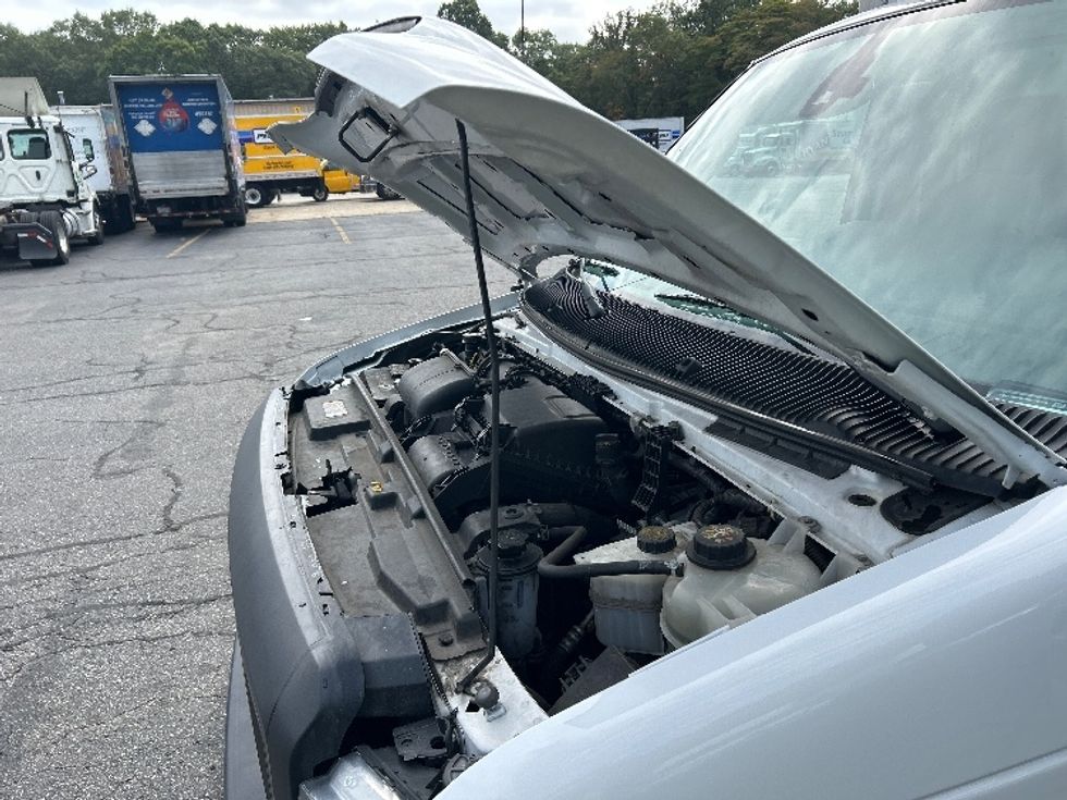 Light Duty Box Truck-Light and Medium Duty Trucks-Ford-2022-E350-Braintree-MA-101,554\n\t\tmiles-$ 28,250 - Image 24