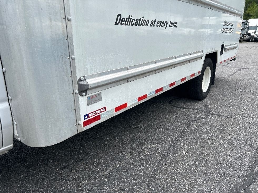 Light Duty Box Truck-Light and Medium Duty Trucks-Ford-2022-E350-Braintree-MA-101,554\n\t\tmiles-$ 28,250 - Image 5