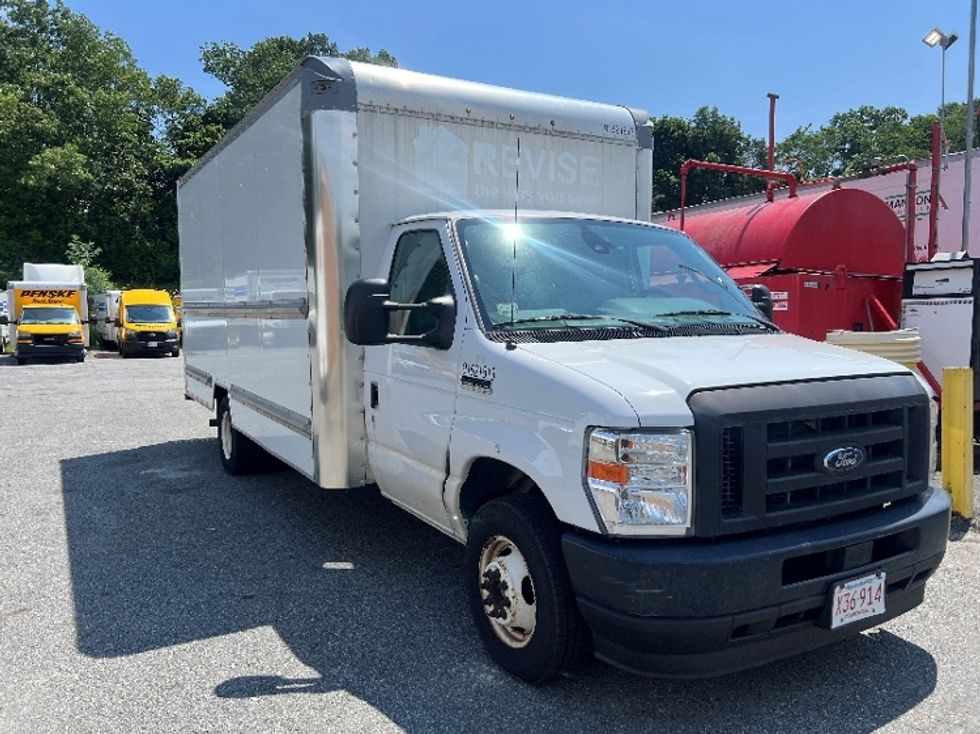 Light Duty Box Truck-Light and Medium Duty Trucks-Ford-2022-E350-Braintree-MA-125,511\n\t\tmiles-$ 23,250 - Image 2