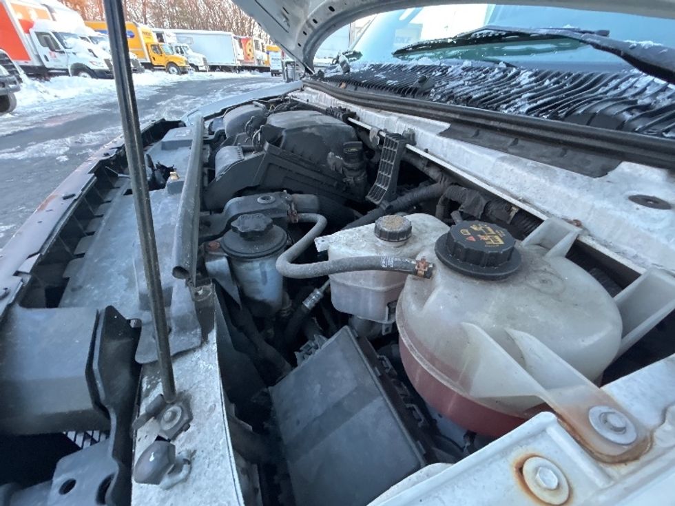 Light Duty Box Truck-Light and Medium Duty Trucks-Ford-2022-E350-Braintree-MA-125,511\n\t\tmiles-$ 23,250 - Image 20