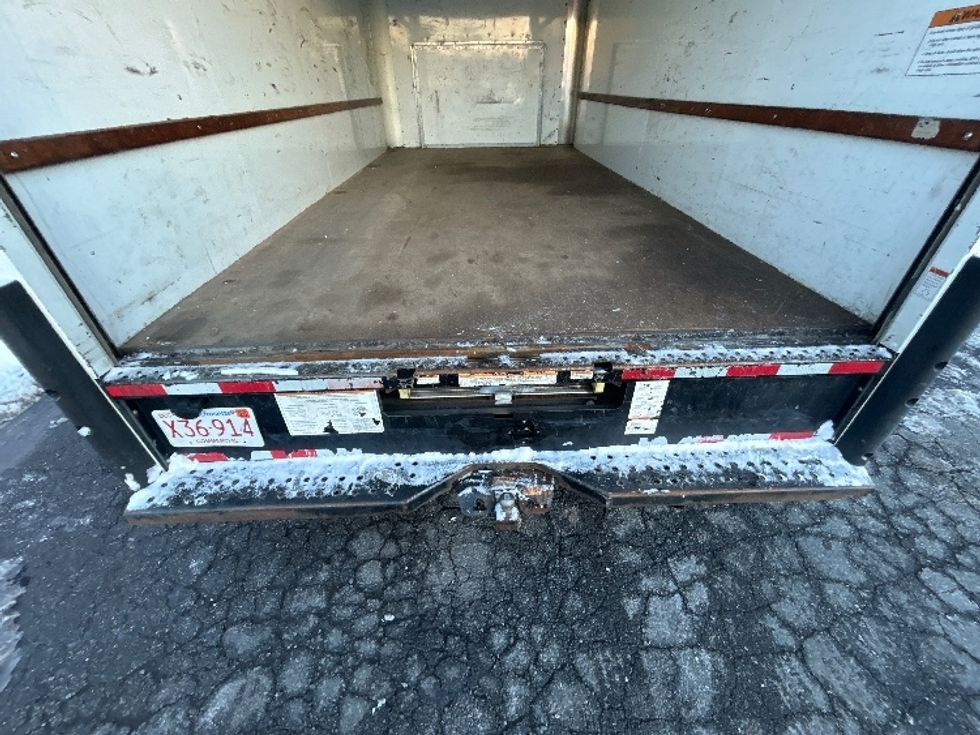 Light Duty Box Truck-Light and Medium Duty Trucks-Ford-2022-E350-Braintree-MA-125,511\n\t\tmiles-$ 25,000 - Image 10