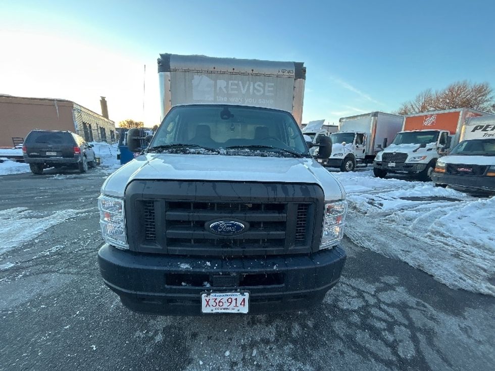 Light Duty Box Truck-Light and Medium Duty Trucks-Ford-2022-E350-Braintree-MA-125,511\n\t\tmiles-$ 25,000 - Image 2