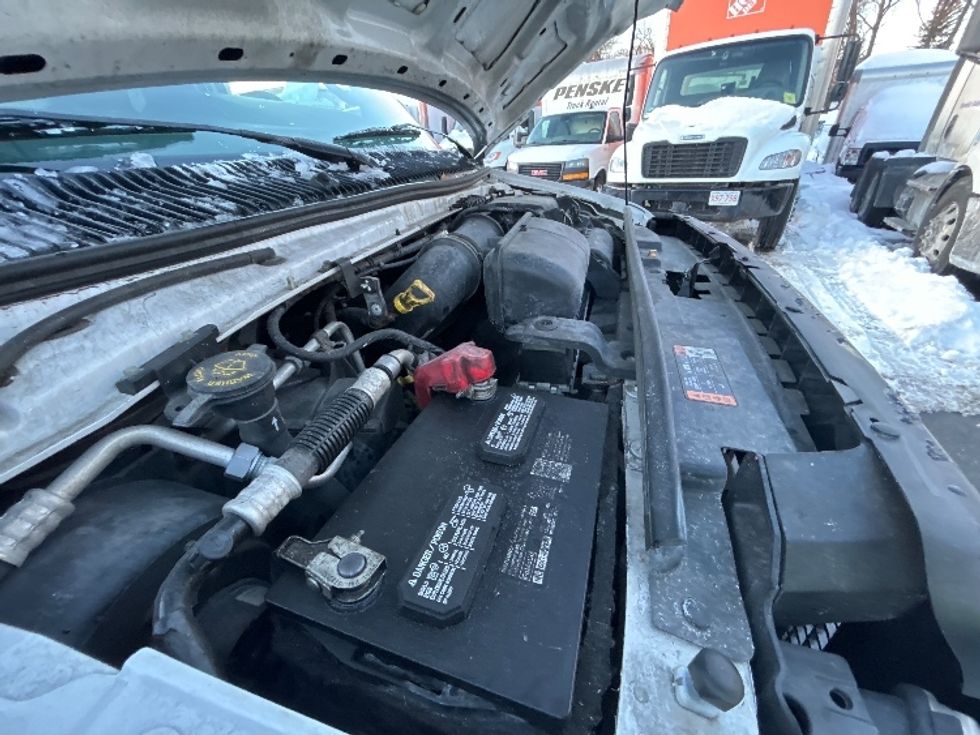 Light Duty Box Truck-Light and Medium Duty Trucks-Ford-2022-E350-Braintree-MA-125,511\n\t\tmiles-$ 25,000 - Image 23