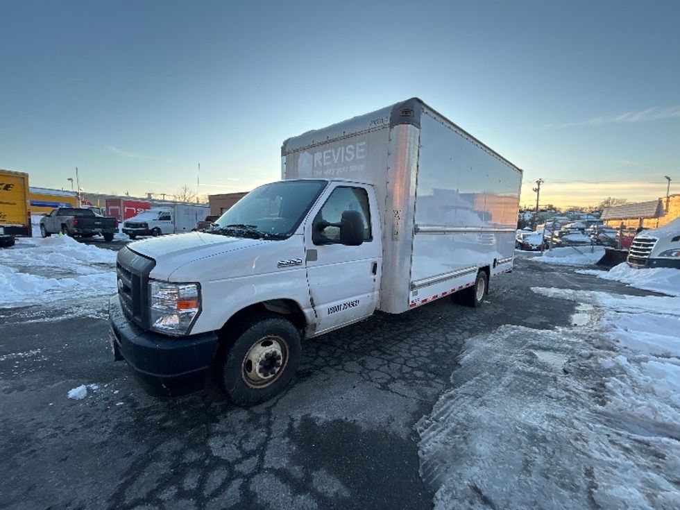 Light Duty Box Truck-Light and Medium Duty Trucks-Ford-2022-E350-Braintree-MA-125,511\n\t\tmiles-$ 25,000 - Image 3