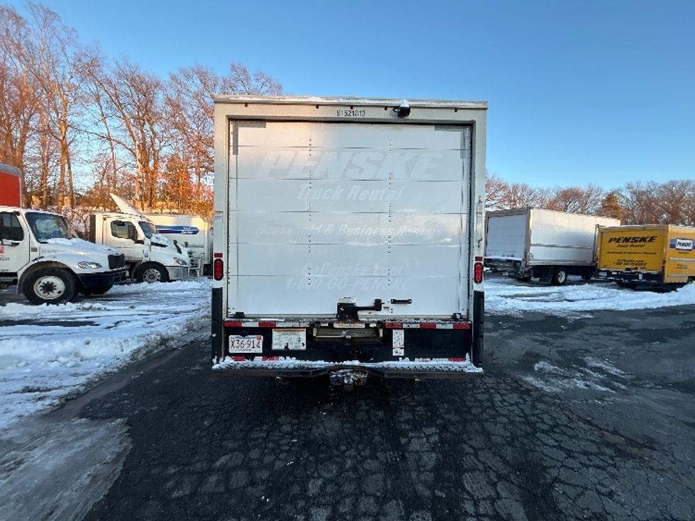 Light Duty Box Truck-Light and Medium Duty Trucks-Ford-2022-E350-Braintree-MA-125,511\n\t\tmiles-$ 25,000 - Image 7