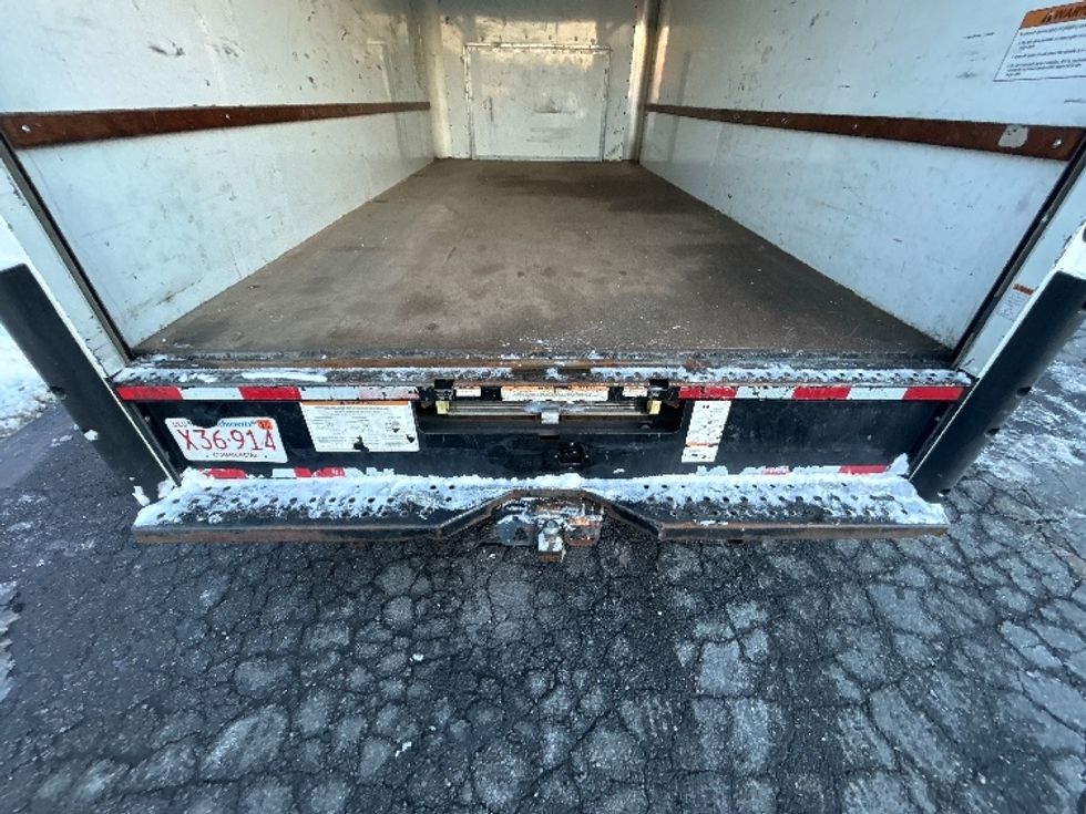 Light Duty Box Truck-Light and Medium Duty Trucks-Ford-2022-E350-Braintree-MA-125,511\n\t\tmiles-$ 25,000 - Image 9