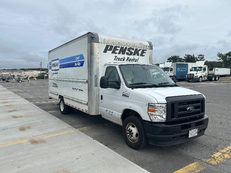 Light Duty Box Truck-Light and Medium Duty Trucks-Ford-2022-E350-Braintree-MA-151,621\n\t\tmiles-$ 20,750 - Image 1