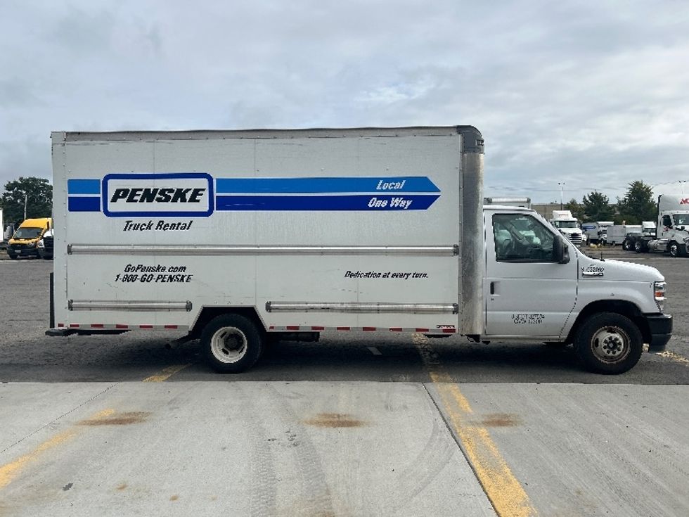 Light Duty Box Truck-Light and Medium Duty Trucks-Ford-2022-E350-Braintree-MA-151,621\n\t\tmiles-$ 20,750 - Image 14
