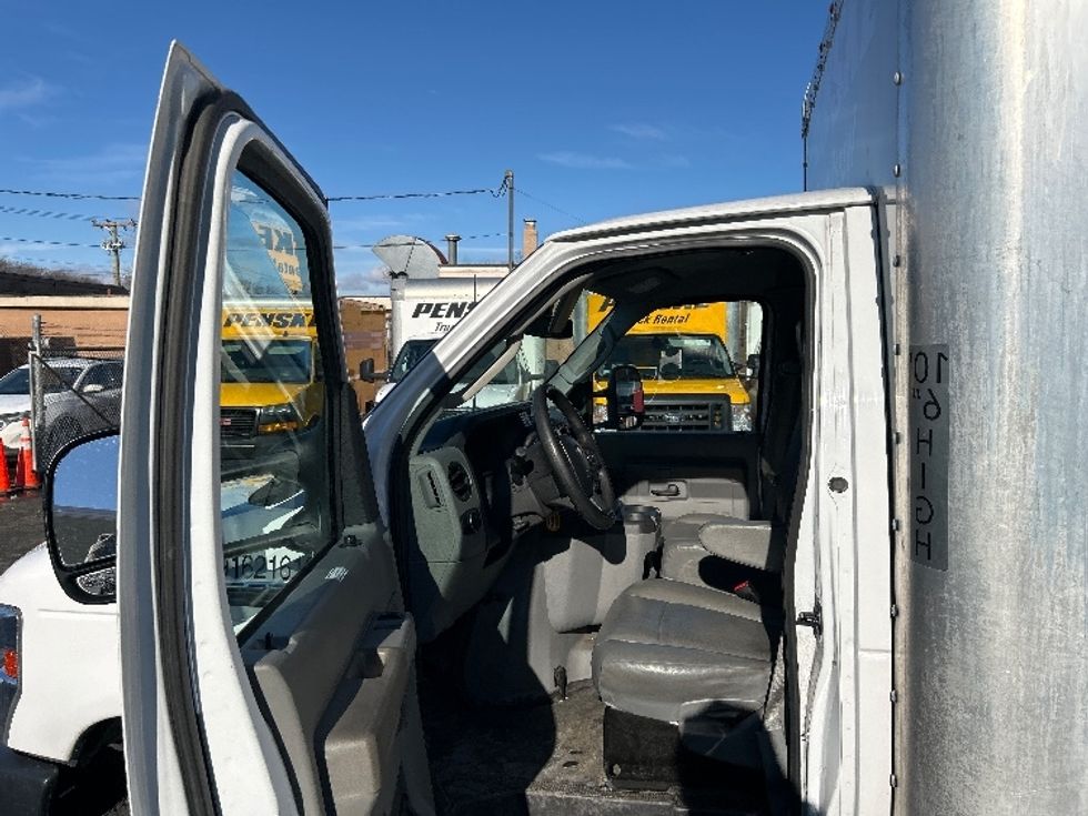 Light Duty Box Truck-Light and Medium Duty Trucks-Ford-2022-E350-Braintree-MA-91,668\n\t\tmiles-$ 30,000 - Image 14
