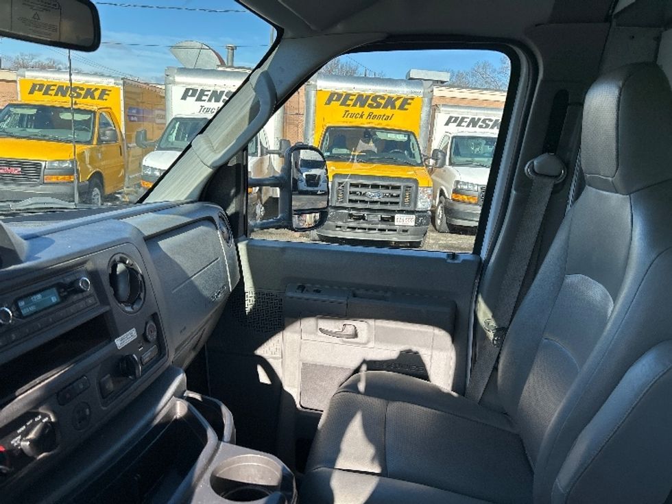 Light Duty Box Truck-Light and Medium Duty Trucks-Ford-2022-E350-Braintree-MA-91,668\n\t\tmiles-$ 30,000 - Image 17