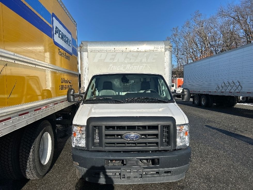 Light Duty Box Truck-Light and Medium Duty Trucks-Ford-2022-E350-Braintree-MA-91,668\n\t\tmiles-$ 30,000 - Image 2
