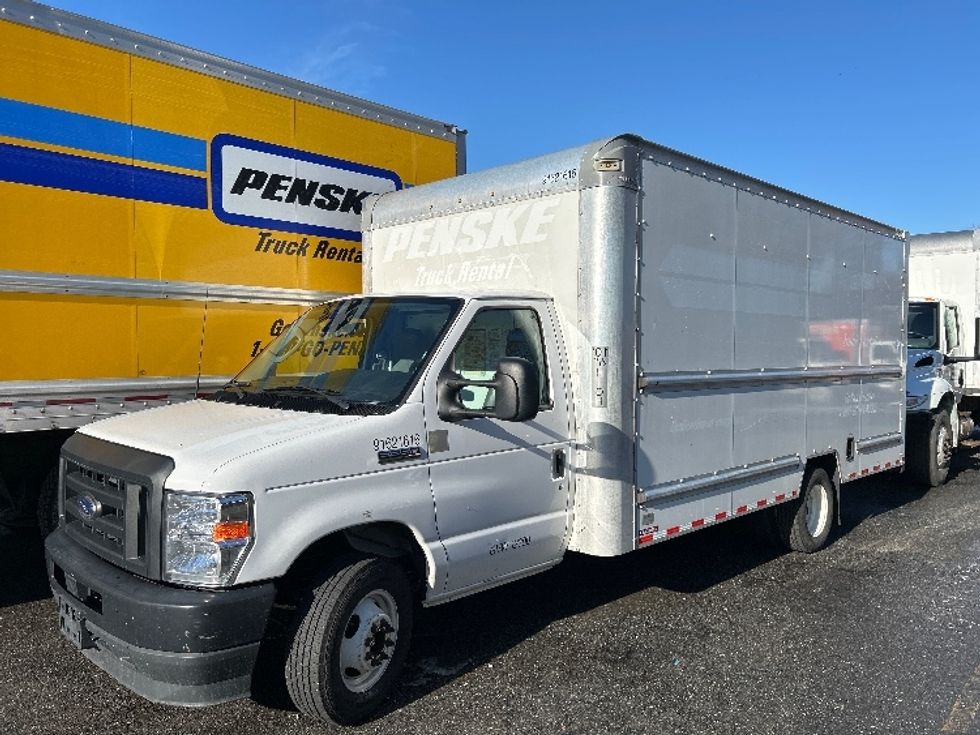 Light Duty Box Truck-Light and Medium Duty Trucks-Ford-2022-E350-Braintree-MA-91,668\n\t\tmiles-$ 30,000 - Image 3