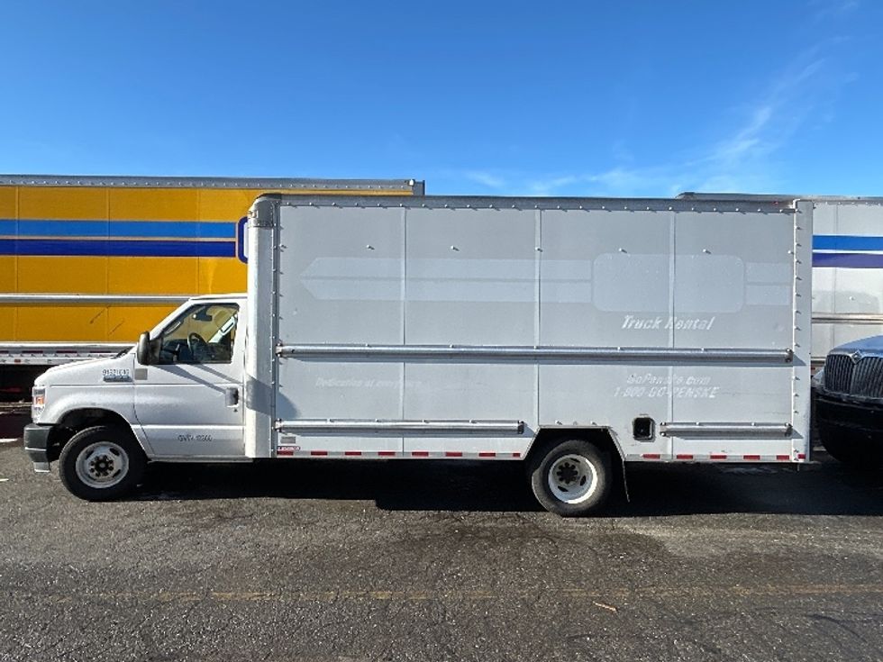 Light Duty Box Truck-Light and Medium Duty Trucks-Ford-2022-E350-Braintree-MA-91,668\n\t\tmiles-$ 30,000 - Image 4
