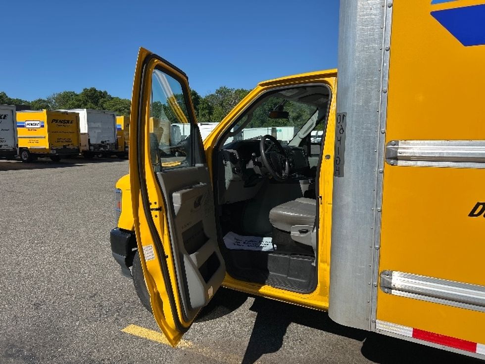 Light Duty Box Truck-Light and Medium Duty Trucks-Ford-2022-E350-Braintree-MA-92,054\n\t\tmiles-$ 28,000 - Image 11