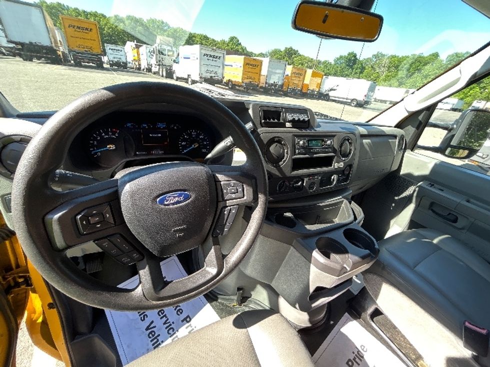 Light Duty Box Truck-Light and Medium Duty Trucks-Ford-2022-E350-Braintree-MA-92,054\n\t\tmiles-$ 28,000 - Image 12