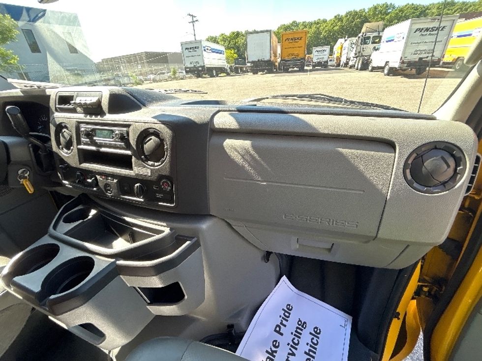 Light Duty Box Truck-Light and Medium Duty Trucks-Ford-2022-E350-Braintree-MA-92,054\n\t\tmiles-$ 28,000 - Image 14