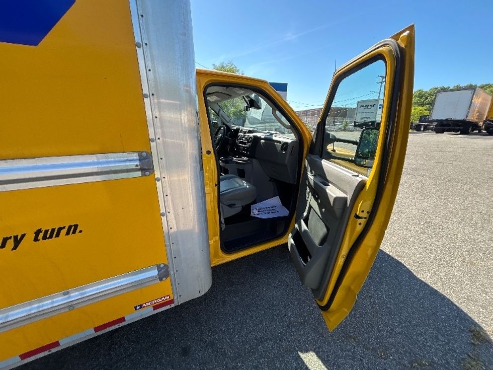 Light Duty Box Truck-Light and Medium Duty Trucks-Ford-2022-E350-Braintree-MA-92,054\n\t\tmiles-$ 28,000 - Image 19