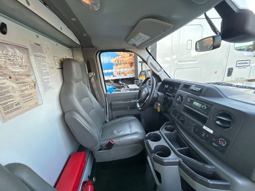 Light Duty Box Truck-Light and Medium Duty Trucks-Ford-2022-E350-Braintree-MA-93,396\n\t\tmiles-$ 29,750 - Image 19