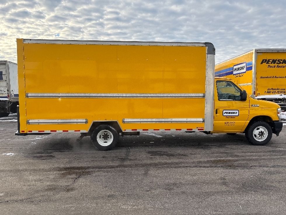 Light Duty Box Truck-Light and Medium Duty Trucks-Ford-2022-E350-Brook Park-OH-91,947\n\t\tmiles-$ 28,500 - Image 13