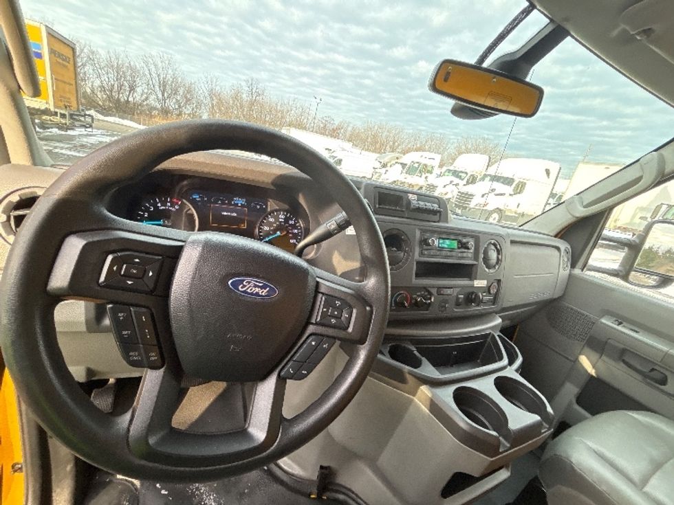 Light Duty Box Truck-Light and Medium Duty Trucks-Ford-2022-E350-Brook Park-OH-91,947\n\t\tmiles-$ 28,500 - Image 17