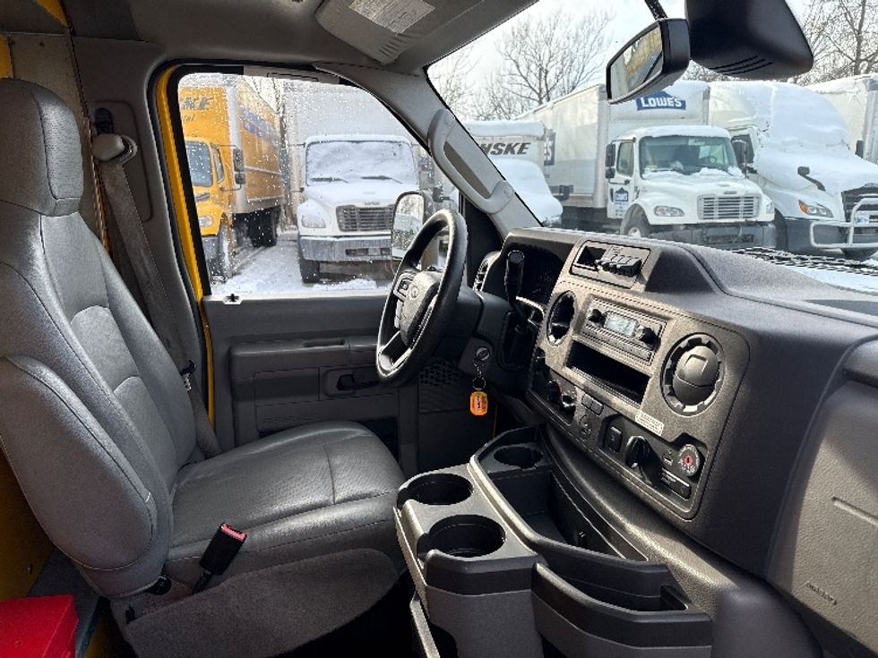 Light Duty Box Truck-Light and Medium Duty Trucks-Ford-2022-E350-Brook Park-OH-91,947\n\t\tmiles-$ 28,500 - Image 21