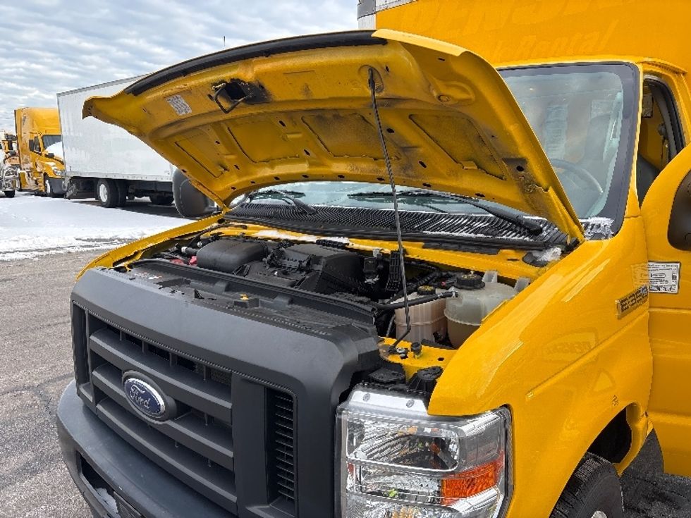 Light Duty Box Truck-Light and Medium Duty Trucks-Ford-2022-E350-Brook Park-OH-91,947\n\t\tmiles-$ 28,500 - Image 22