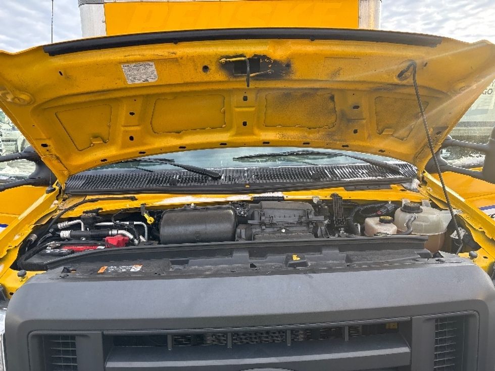 Light Duty Box Truck-Light and Medium Duty Trucks-Ford-2022-E350-Brook Park-OH-91,947\n\t\tmiles-$ 28,500 - Image 23