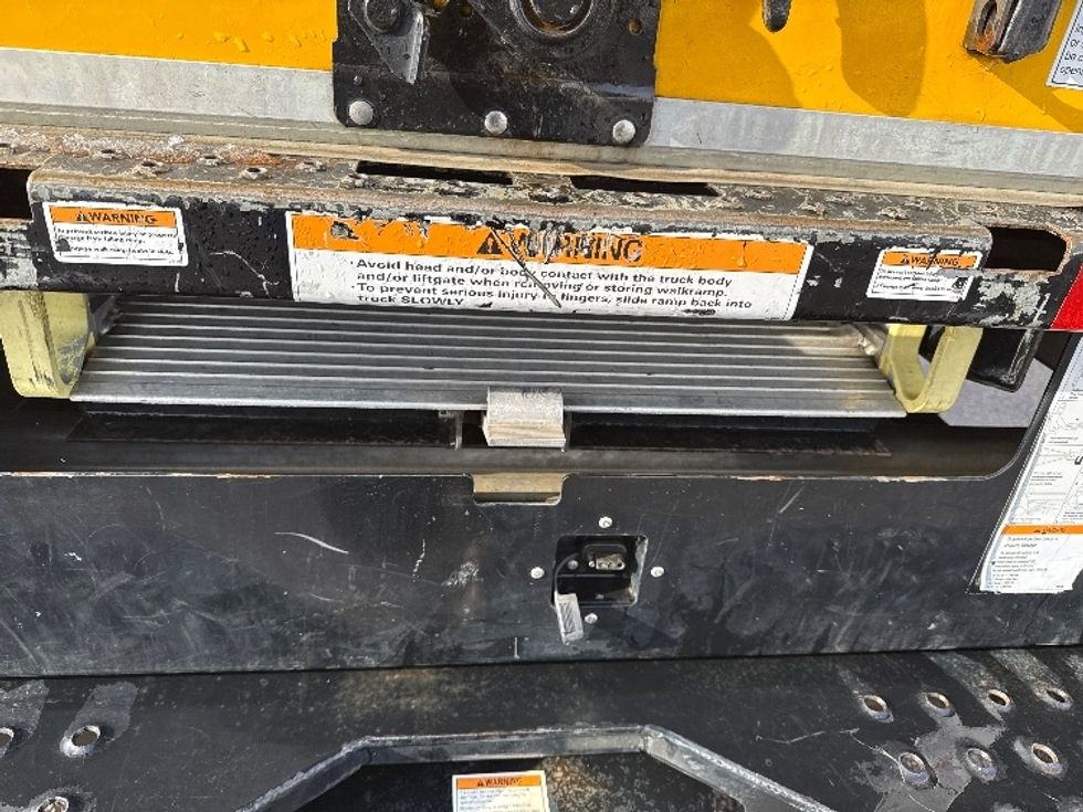 Light Duty Box Truck-Light and Medium Duty Trucks-Ford-2022-E350-Brook Park-OH-91,947\n\t\tmiles-$ 28,500 - Image 25