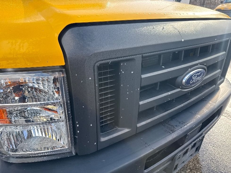 Light Duty Box Truck-Light and Medium Duty Trucks-Ford-2022-E350-Brook Park-OH-91,947\n\t\tmiles-$ 28,500 - Image 29