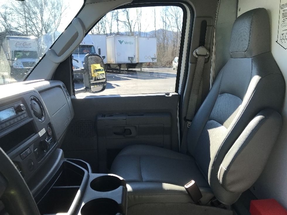Light Duty Box Truck-Light and Medium Duty Trucks-Ford-2022-E350-Brooklyn Park-MN-100,954\n\t\tmiles-$ 31,250 - Image 19