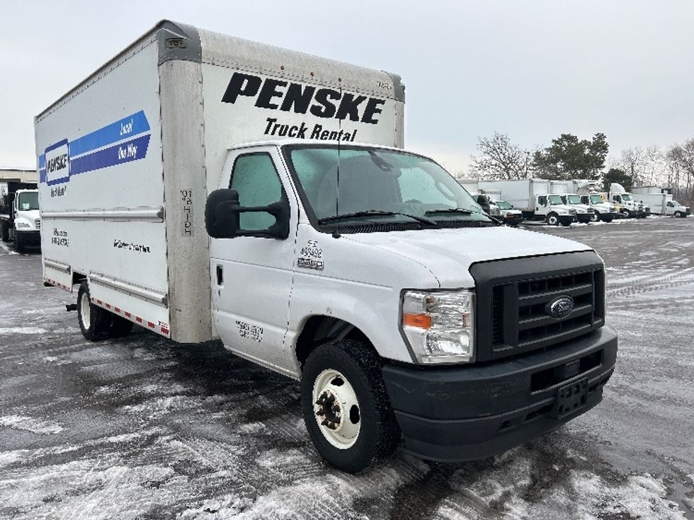 Light Duty Box Truck-Light and Medium Duty Trucks-Ford-2022-E350-Brooklyn Park-MN-103,806\n\t\tmiles-$ 30,750 - Image 1