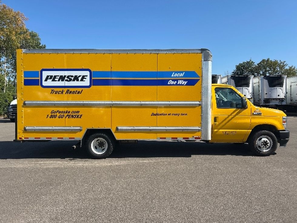 Light Duty Box Truck-Light and Medium Duty Trucks-Ford-2022-E350-Brooklyn Park-MN-109,515\n\t\tmiles-$ 25,750 - Image 15