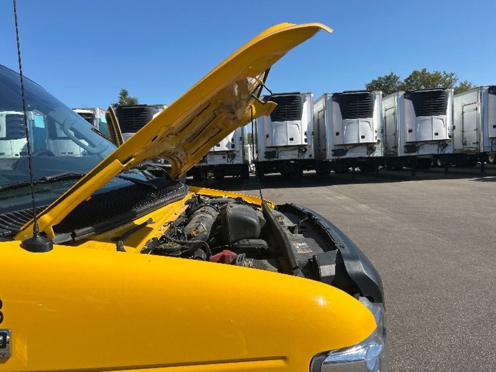 Light Duty Box Truck-Light and Medium Duty Trucks-Ford-2022-E350-Brooklyn Park-MN-109,515\n\t\tmiles-$ 25,750 - Image 23