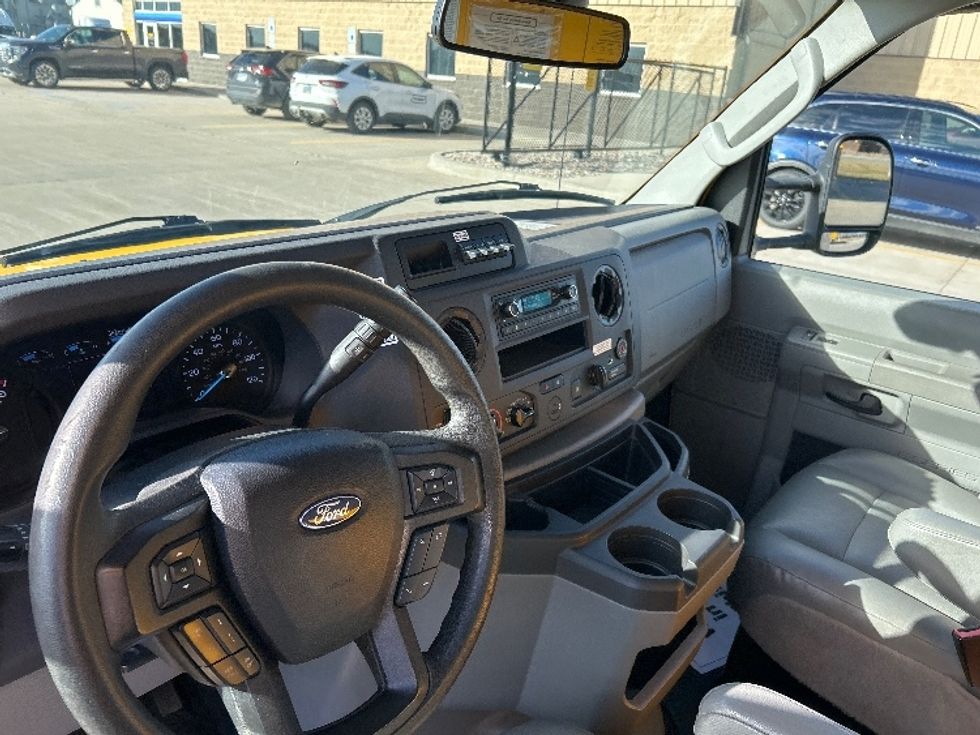 Light Duty Box Truck-Light and Medium Duty Trucks-Ford-2022-E350-Brooklyn Park-MN-162,947\n\t\tmiles-$ 17,000 - Image 17