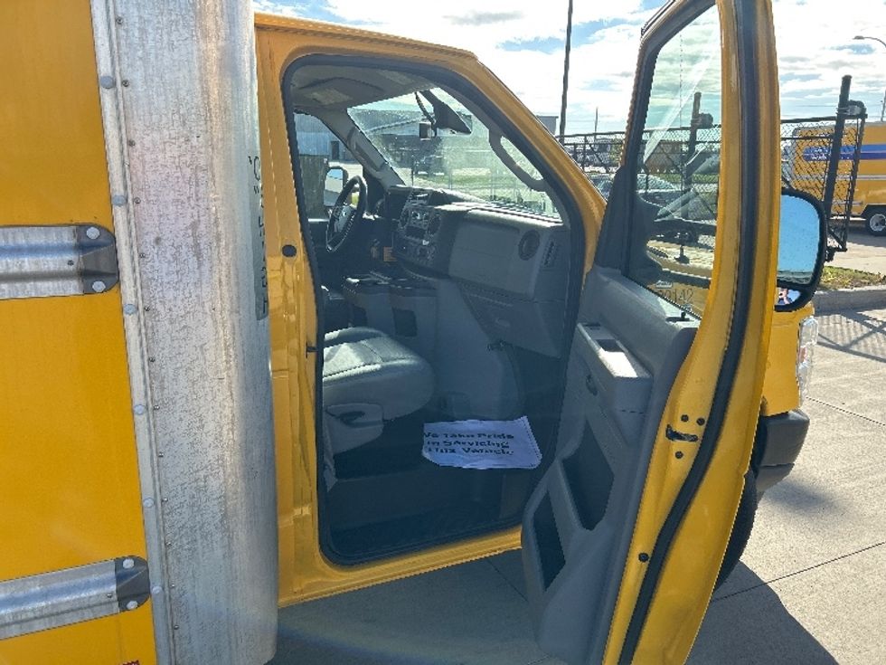 Light Duty Box Truck-Light and Medium Duty Trucks-Ford-2022-E350-Brooklyn Park-MN-162,947\n\t\tmiles-$ 17,000 - Image 20